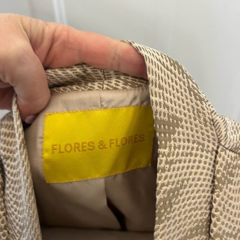 Flores & Flores Women's 100% Silk Beige Three Piece Pantsuit Size 6 - Picture 12 of 15